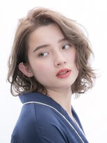 say.ハイトーンミルクティーベージュボブウェーブミディアム青山