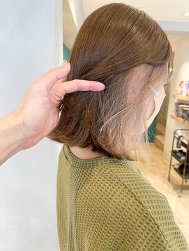 エミス バイ メルト 吉祥寺(emis by melt) 【堀惠】インナーカラーミルクティーベージュ顔周りレイヤーボブ