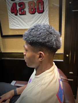 ダークシルバーメッシュ　メンズ　新潟女池　新潟バーバー