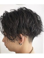 カグヤヒメ(kaguyahime)&nbsp;縦落ちパーマ×センター分け