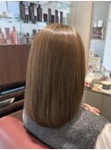 赤みを消す大人のオリーブベージュ