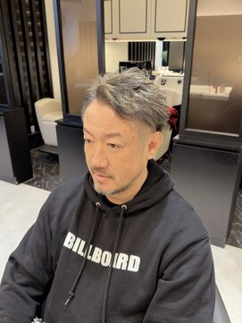 シファー(～Cifer) 【翔】イケおじ白髪ぼかしハイライト癖毛サイドパートナチュラル