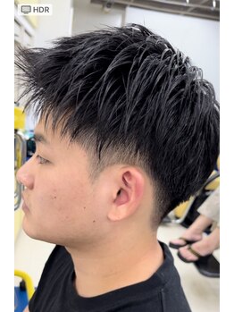 スリム(SLIM)の写真/清潔感あふれるさわやかスタイルへ☆気楽に通えるサロンで、ツイストパーマとスタイリング相談をどうぞ！