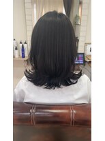 ラグーナ(Laguna)&nbsp;【大人可愛い】暗髪透明感アッシュ×外ハネひし形くびれミディ