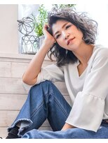 マーヴェラス ビューティアンドコスメティック(marvelous beauty&cosmetics)&nbsp;シルバー・グレージュでふんわりパーマ