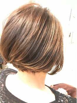 ヘアーリゾートラシックアールプラス(hair resort lachiq R+)の写真/R＋では白髪染めを使わずに白髪を染めれます。なりたい色艶のまま白髪をカバー！