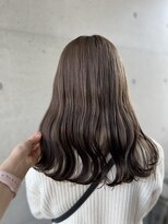 アチーブ ヘア デザイン(achieve hair design)&nbsp;暗髪ナチュラルベージュ ツヤ髪外ハネなみなみウェーブロング