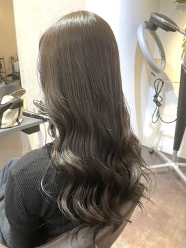 エイル 西梅田(eyl) 韓国風艶髪ウェーブ ナチュラルグレージュ☆