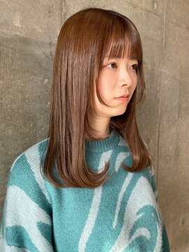 セル(CELL) 顔周りレイヤー　ワンカール　セミロング　ミルクティー