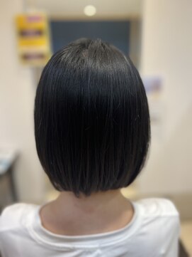 ヴィヴァーチェイルソーレ(VIVACE ilsole) 20代30代40代髪質改善トリートメント大人ボブアッシュブラック