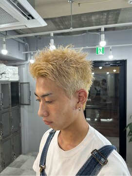 刈部倶楽舞 ブロンドスパイキーショート