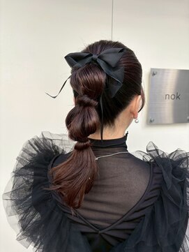 ノク(nok) お呼ばれヘア_ミニウルフチェリーブラウンホワイトグレージュ