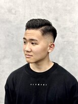 クロムトウキョウ ザ バーバー ネオン 新宿店(CHROM TOKYO the Barber ne/on)&nbsp;フェード/スキンフェード/七三分け