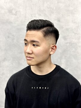 クロムトウキョウ ザ バーバー ネオン 新宿店(CHROM TOKYO the Barber ne/on) フェード/スキンフェード/七三分け