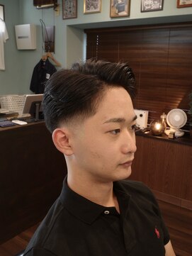 ディーアイジーカットクラブ(DiG CUT CLUB) ツーブロックローフェード