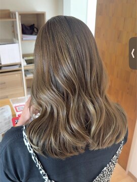 モントゥリー(Mon tree) オリーブベージュカラー