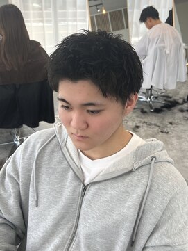 ジジ チーク 栃木(Gigi cheek) スパイキーショート 短髪 刈り上げ