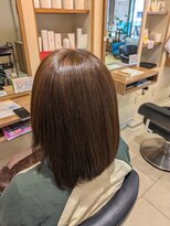 アウラニヘアーリゾート(AULANI Hair Resort)&nbsp;艶髪ミルクティーベージュカラー