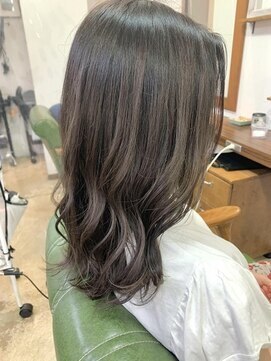 シロ(siro) ツヤ感が大人の色気☆松井美咲季