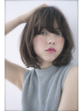 ヴィジョン(VISION) エフォートレス斜めバングハニーヘアマーメイドアッシュボブ