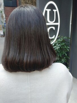 ウィーク 梅田(UiiC) 柔らかいくすみ系オリーブグレージュボブ【uiicumeda sachi】