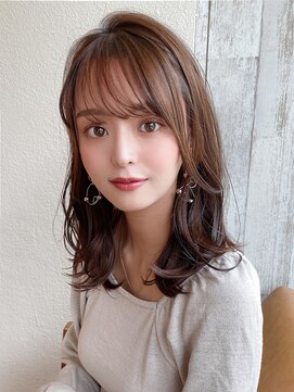 ラルユー 金山(LallYou) 美髪/ホワイトグレージュ/ネビージュ/大人かわいい/こなれミディ