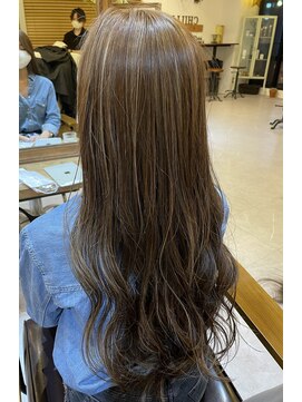 チリンバイロストシティー(Chillin by LOSTCITY) ハイライトカラー髪質改善インナーカラー