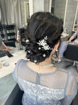 アンダーバーホワイト 栄店(_WHITE) シニヨンアレンジ