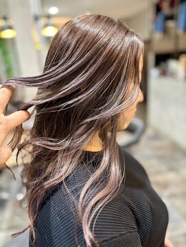 ウェリラバイハク(WeLila by haku) ピンクハイライト×レイヤーカット