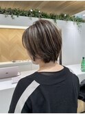 春夏におすすめ軽さと立体感の白髪ぼかしハイライト