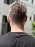 ショートスパイキー３0代40代明るめオリーブベージュバズカット
