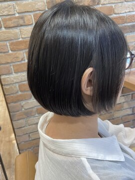 ヴィサージュクルー(VISAGE crew) 丸みが可愛いミニボブデザイン！