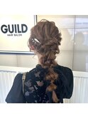 立体感のある編みおろしヘアアレンジ