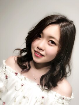 ベースヘアーデザイン(BASE HAIR DESIGN) ミディアム×フェミニン
