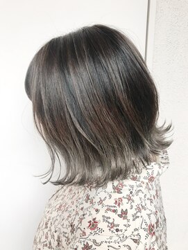 オーティティ(O-TETE) O-tete ハイライトグラデーション立体感グレージュBef. aft.