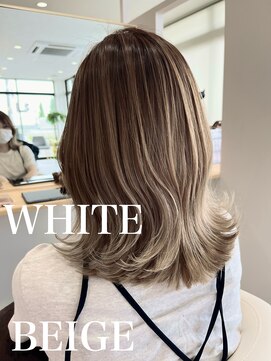 クレア 岡崎南店(CREA) ホワイトベージュ