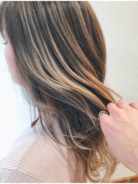 ロウバイレボ 柏(lou by revo) ショートボブ/ミニボブ/マッシュ/切りっぱなし/柏駅