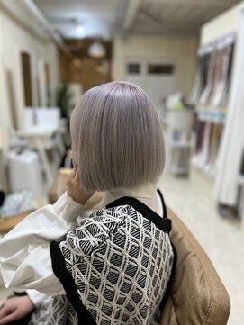 カリーナ(CARINA) ホワイトカラー/ラベンダーホワイト