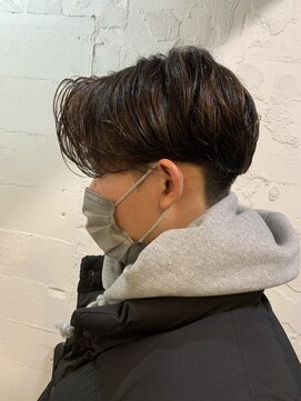 エム(EM) ハイライト/センター分け/ワンカール