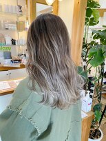 ギャラクシー ヘアードレッサーズ(galaxy hairdressers)&nbsp;大人バレイヤージュカラーホワイトグレー