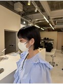 顎ライン耳かけぱっつんボブ