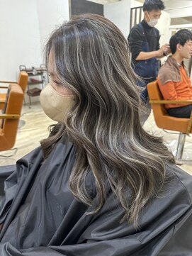 エトラ 渋谷店(etora) 小顔 ネビージュ グレージュハイライトカラー◎