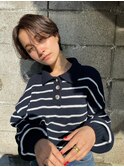 ハンサムショートセンター分けグレージュニュアンスカラー艶髪