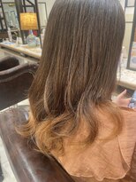 アース オーセンティック アクロスプラザ 与次郎店(EARTH Authentic)&nbsp;ハニーベージュの裾カラー