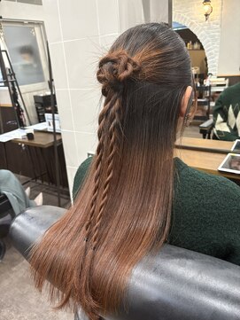 ルクスバイアフィナー(Luxo by Afinar) ハーフアップ×カチモリ