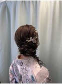 後れ毛ありのサイドお団子