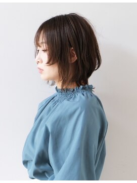 アレックスレコ(alex reco) 顔周りがポイントのレイヤーウルフスタイル