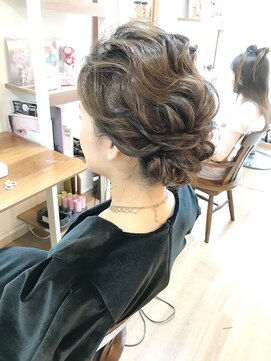 ロカット サロン(Roquat Salon) ロングシニヨンアレンジ【ヘアアレンジ　立川/立川南/八王子】
