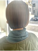 ミニボブ×暗髪×ハイライト