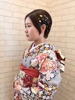 アヴァン(avant)&nbsp;〈avant〉振袖ヘア　艶やか金箔シンプルヘアアレンジ